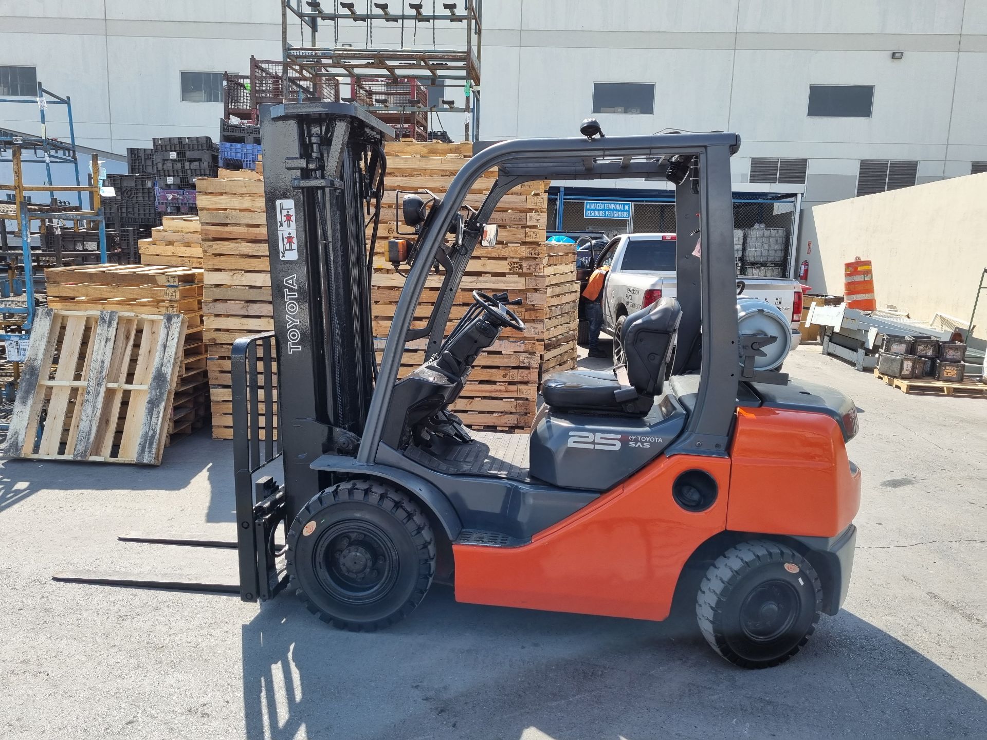 ECO 05 TOYOTA 8FGU25 - Imagen 4